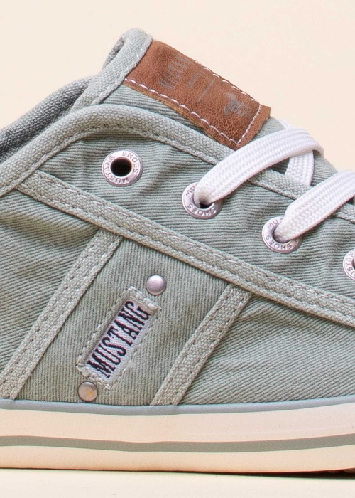 Mustang laisvalaikio batai