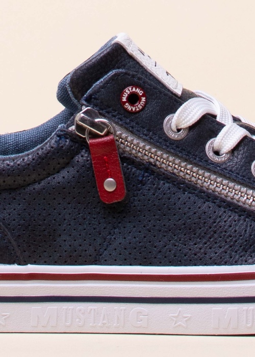 Mustang laisvalaikio batai