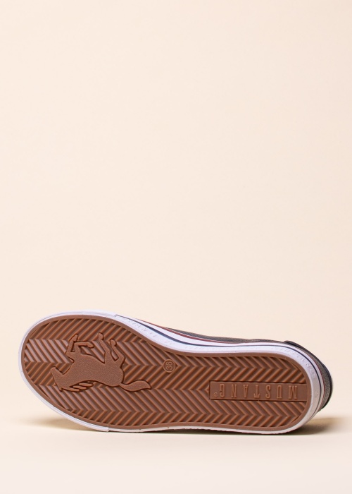 Mustang laisvalaikio batai