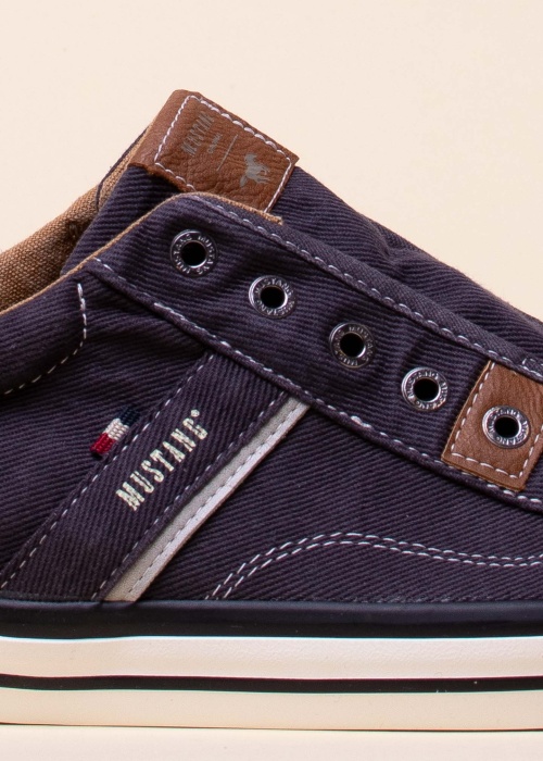 Mustang laisvalaikio batai