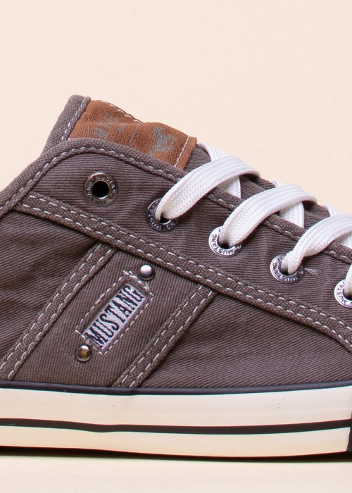 Mustang laisvalaikio batai