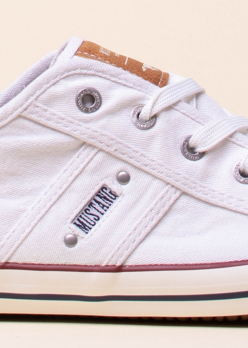 Mustang laisvalaikio batai