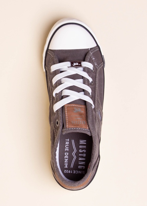 Mustang laisvalaikio batai