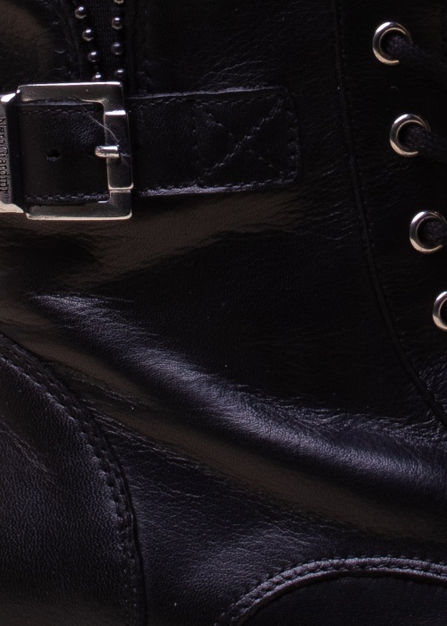 NeroGiardini aulinukai