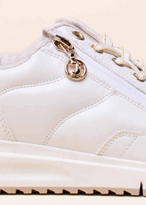 SJ laisvalaikio bateliai