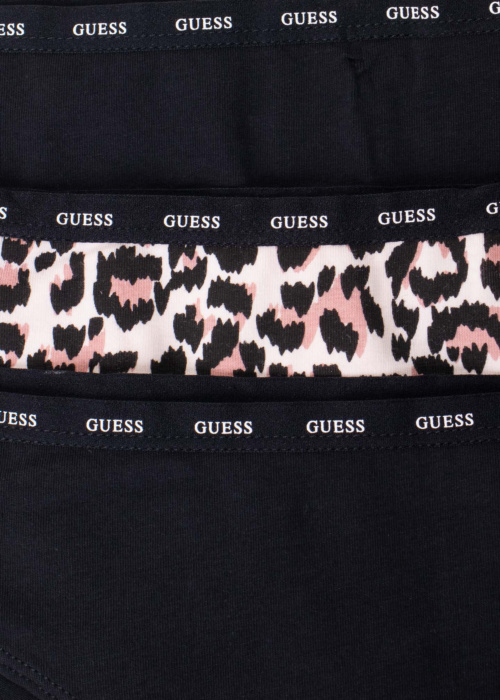 Guess kelnaitės dėžutėje 3 poros