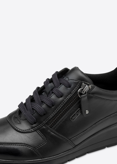 Jana laisvalaikio bateliai