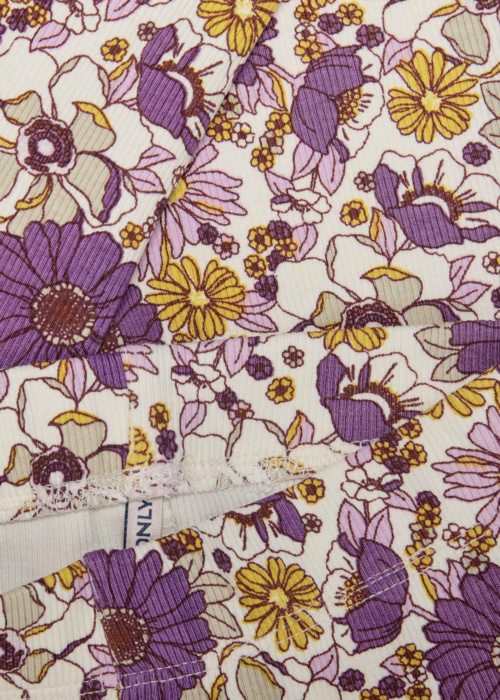 Only tamprės Trinny