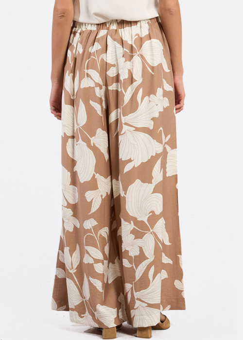 Molly Bracken kelnės