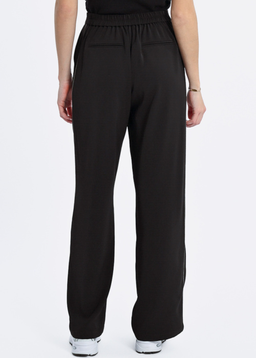 Lili Sidonio kelnės