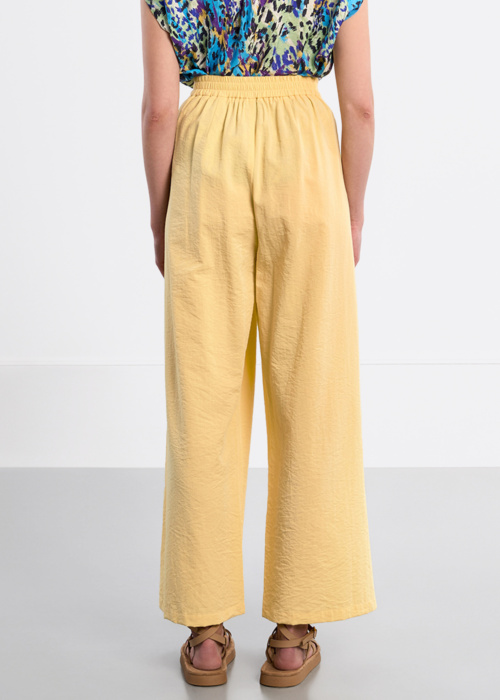 Lili Sidonio kelnės