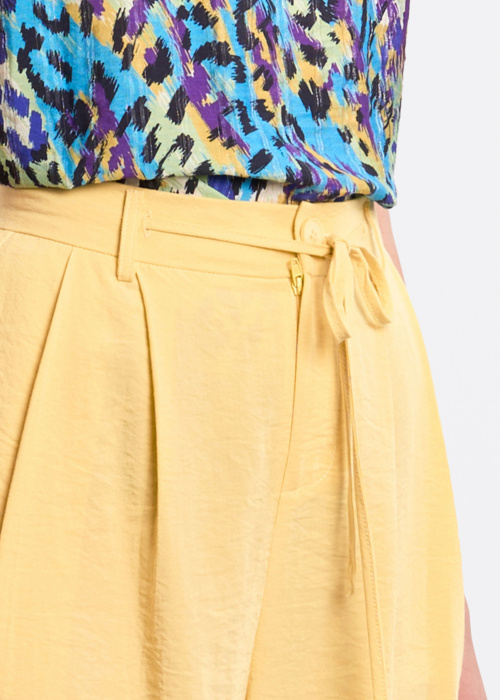 Lili Sidonio kelnės