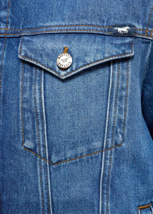 Mustang striukė Dallas