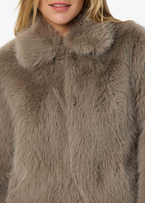 Noisy May kailis Evie