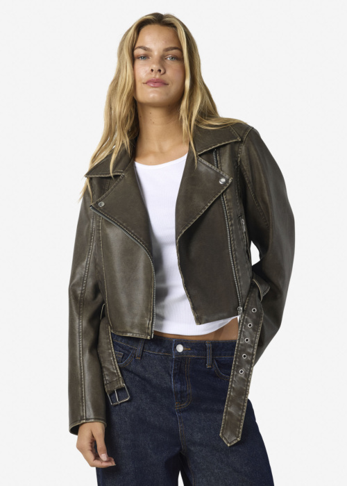 Noisy May striukė Nelly