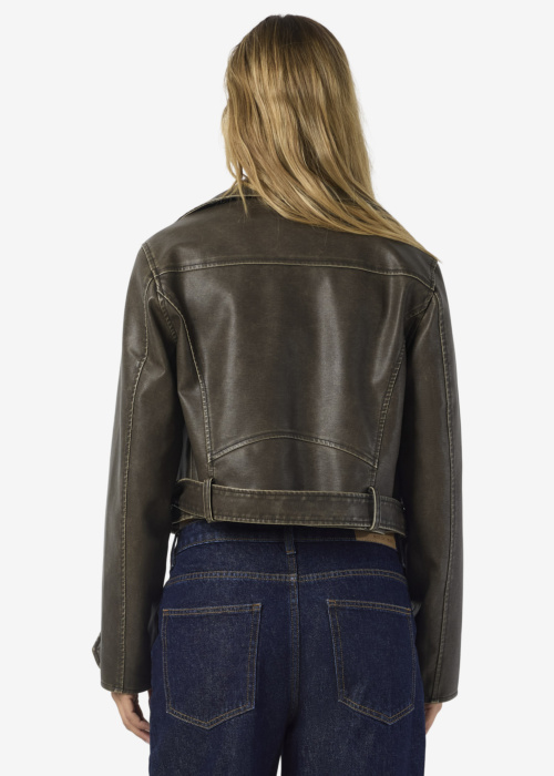 Noisy May striukė Nelly