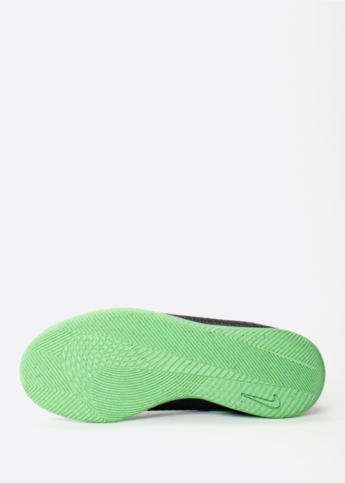 Nike futbolo bateliai Jr Vapor 17 Club Ic