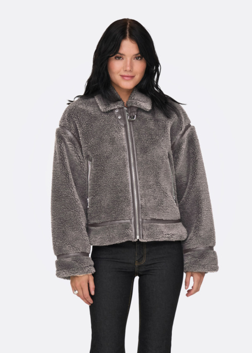 Only striukė Michelle