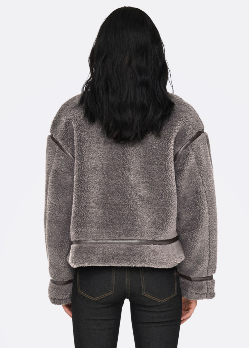 Only striukė Michelle