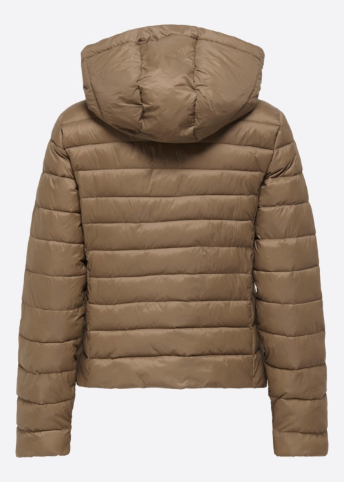 Only pavasario-rudens striukė Tahia