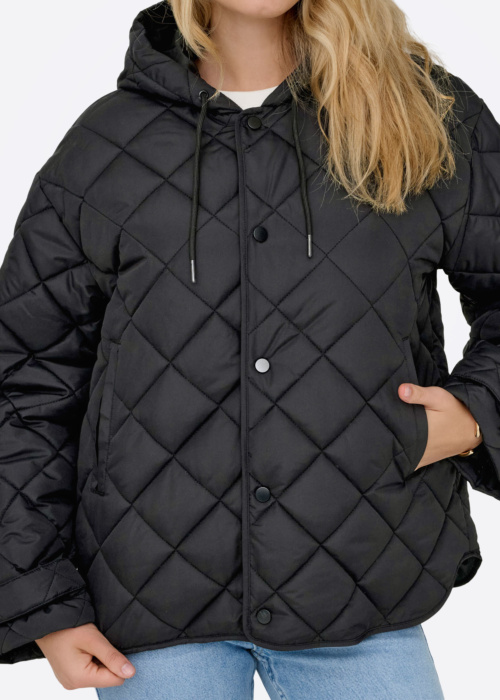 Only pavasario-rudens striukė Juliet