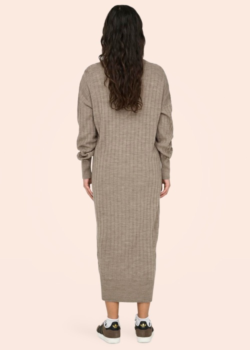 Only megzta suknelė New