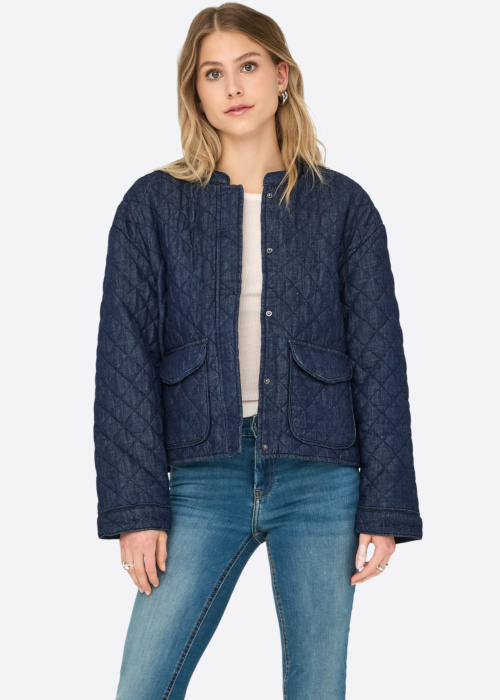 Only striukė Hallie