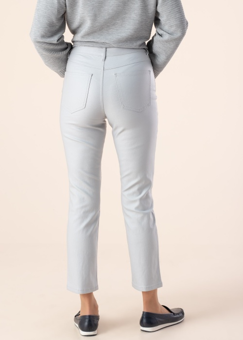 b.young kelnės Kato Bykiko