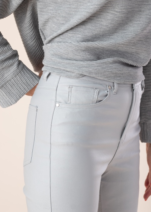 b.young kelnės Kato Bykiko