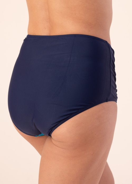 Trofe maudymosi kelnaitės