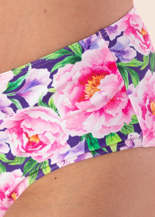 Trofe maudymosi kelnaitės