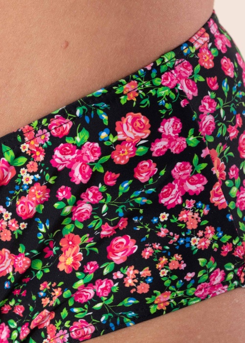 Trofe maudymosi kelnaitės