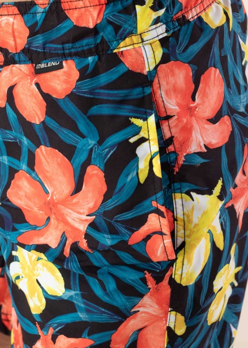 Blend maudymosi šortai