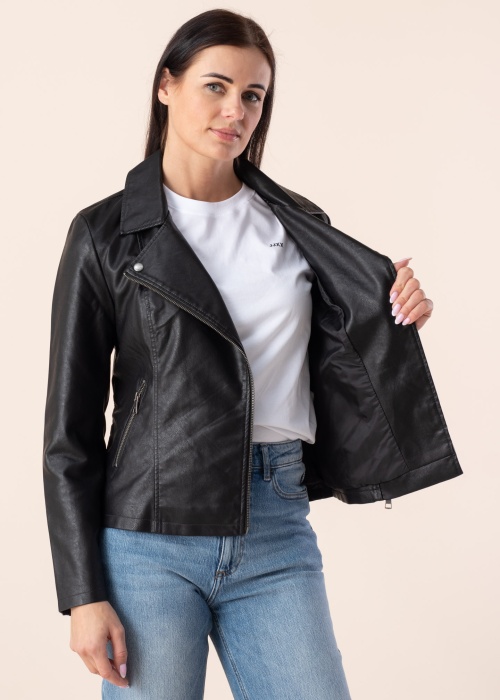 Only striukė Newmelisa