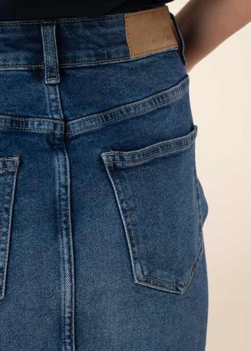 Noisy May sijonas Malinda