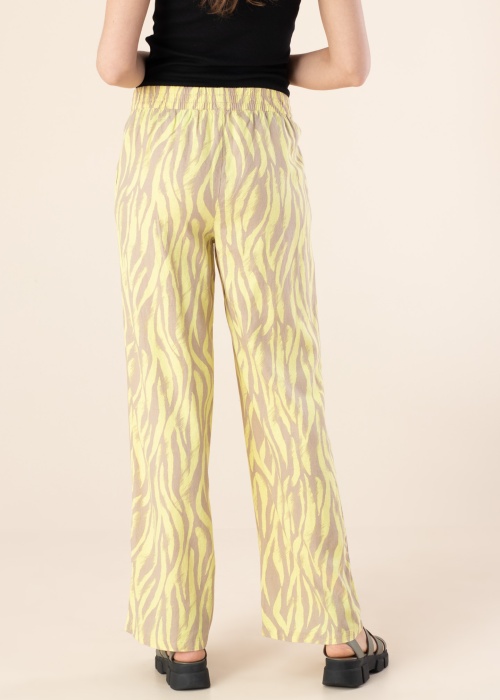 b.young kelnės Falakka