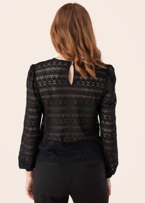 Vila palaidinė Chikka