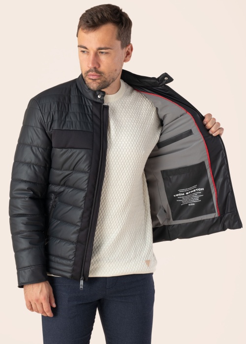 Guess striukė Logotipas