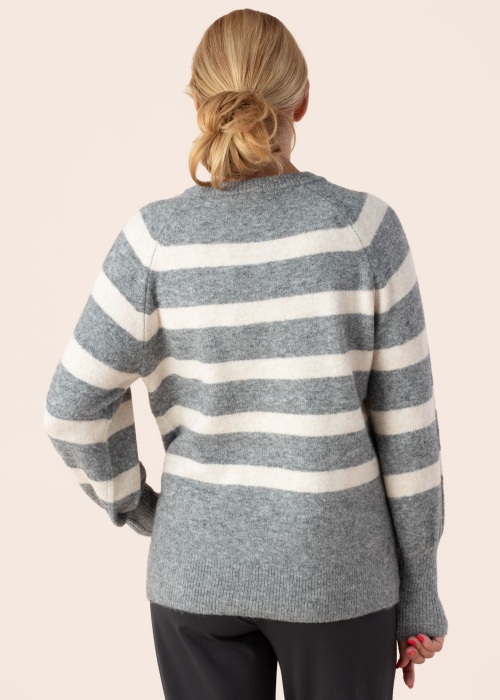 b.young megztinis Omea