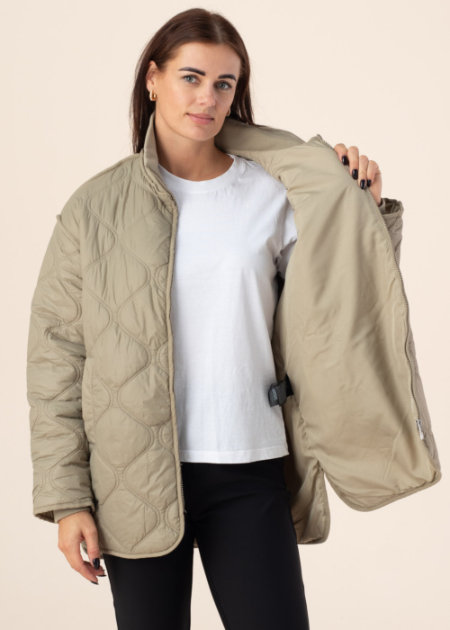 Only pavasario-rudens striukė Nelli