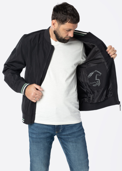 Mustang Striukės-bomberiai