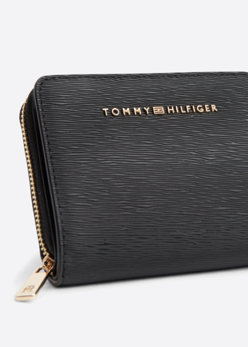 Tommy Hilfiger piniginė Modern Med Flap dėžutėje
