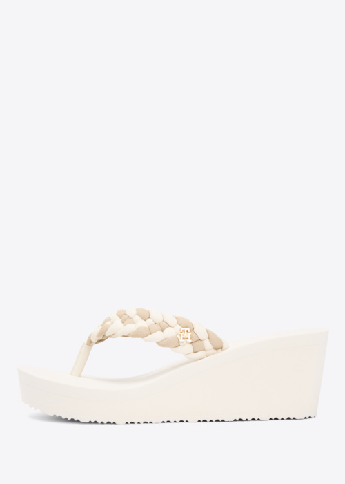 Tommy Hilfiger šlepetės per pirštą