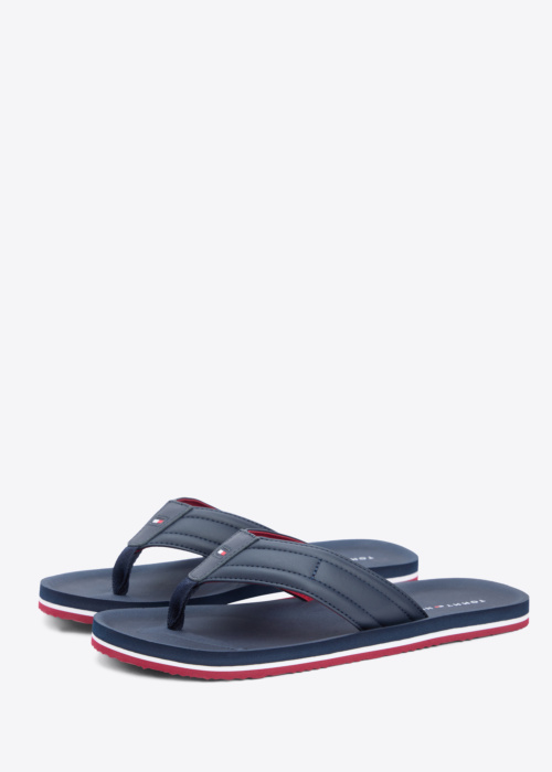 Tommy Hilfiger šlepetės per pirštą