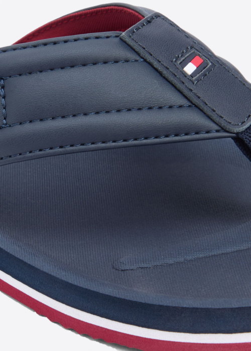 Tommy Hilfiger šlepetės per pirštą