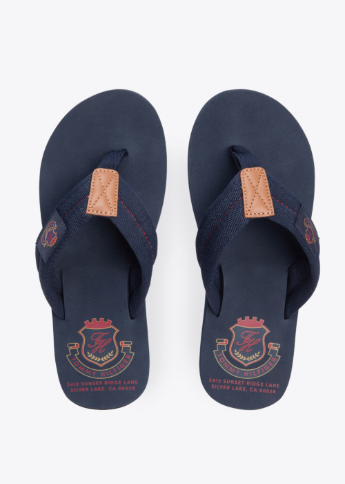 Tommy Hilfiger šlepetės per pirštą