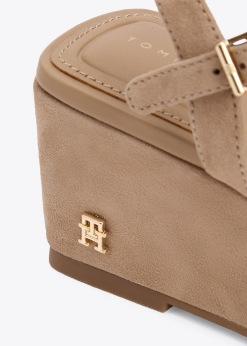 Tommy Hilfiger bateliai