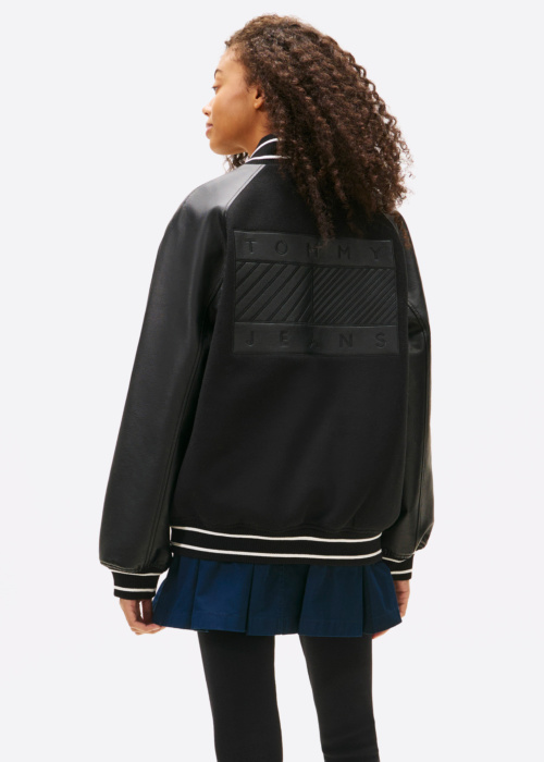 Tommy Jeans pavasario-rudens striukė