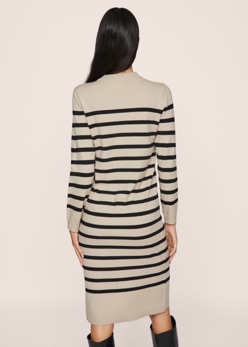 Vila megzta suknelė Sahra