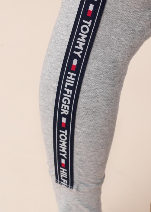 Tommy Hilfiger kelnės